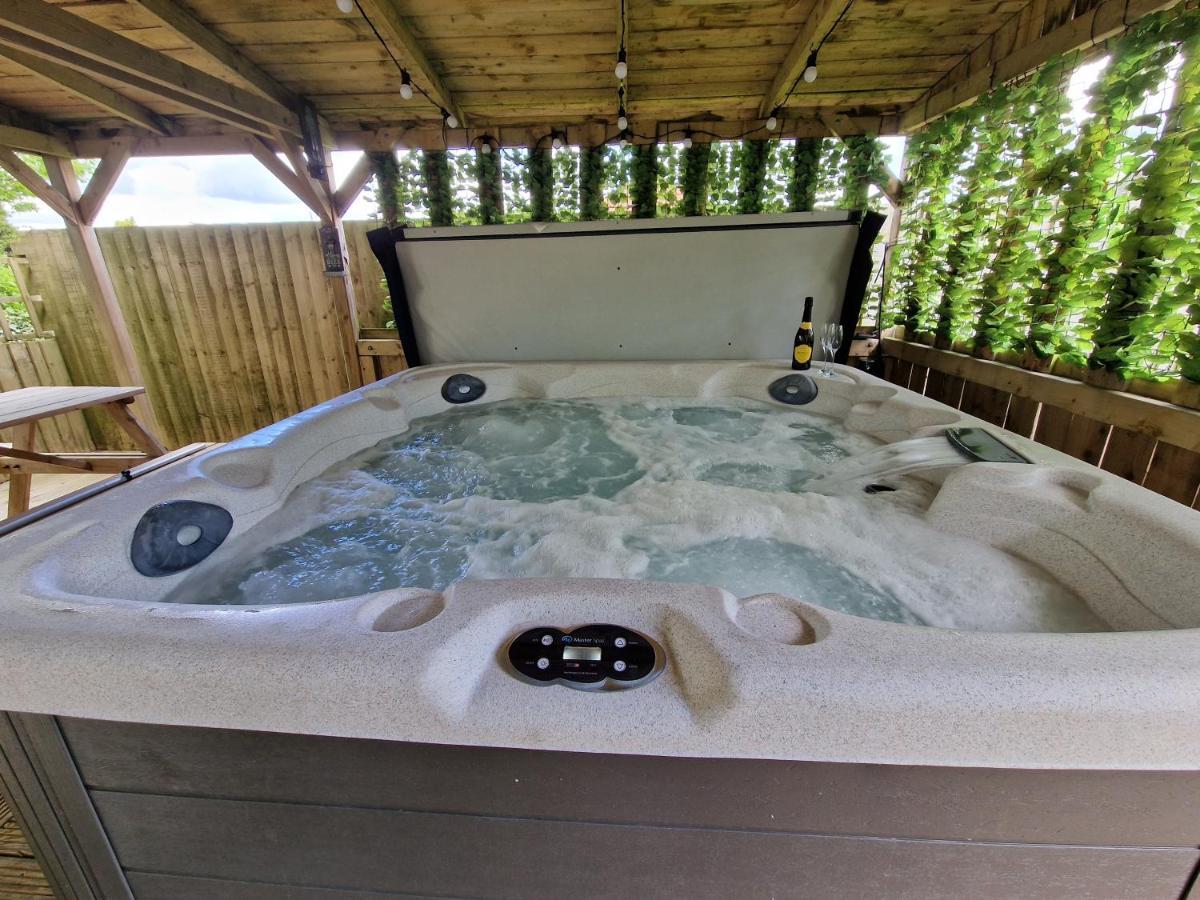 Stunning 1-Bed Cottage Near Carlisle With Hot Tub Exterior foto