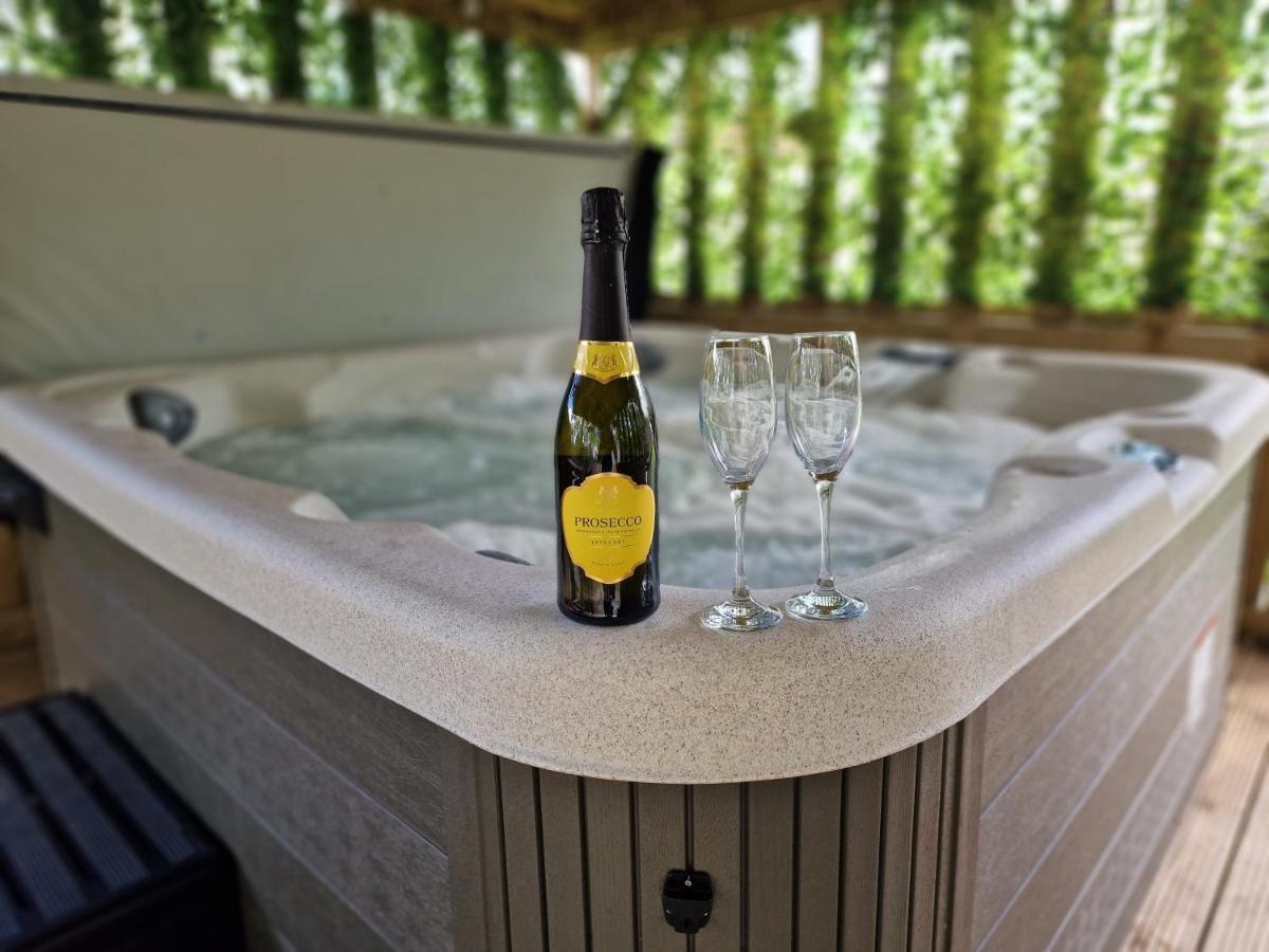 Stunning 1-Bed Cottage Near Carlisle With Hot Tub Exterior foto